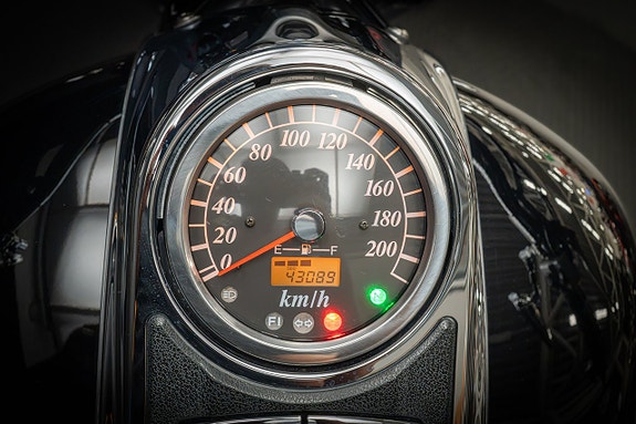 Suzuki VL1500 Intruder 12 of 13