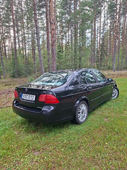 Saab 9-5 4 of 7
