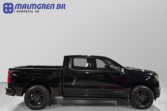 Chevrolet Silverado 1500 2 of 30