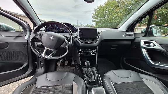Peugeot 2008 6 of 12
