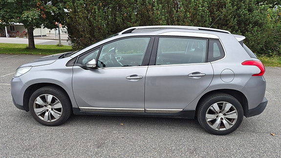 Peugeot 2008 2 of 12