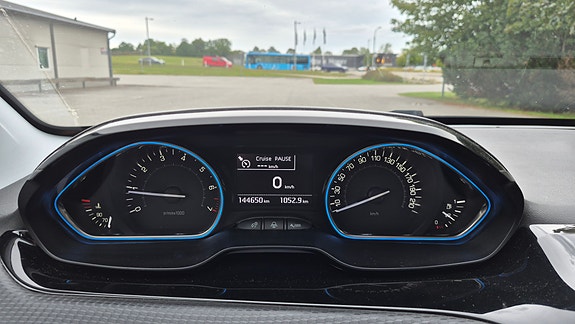 Peugeot 2008 5 of 12
