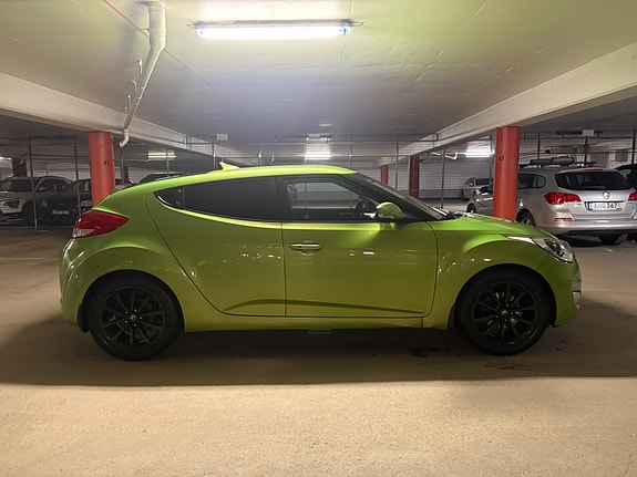 Hyundai Veloster 4 of 7
