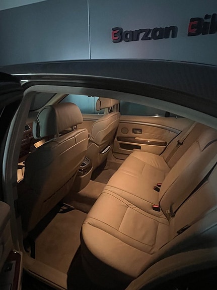 BMW 745i 14 of 26