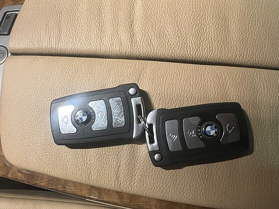 BMW 745i 24 of 26