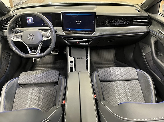 Volkswagen Passat 9 of 26