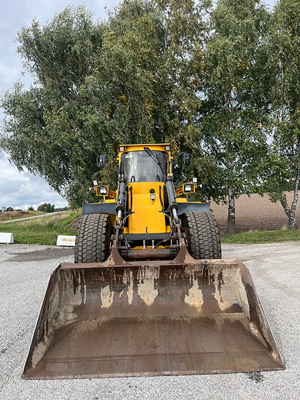 Volvo L120 4 of 6