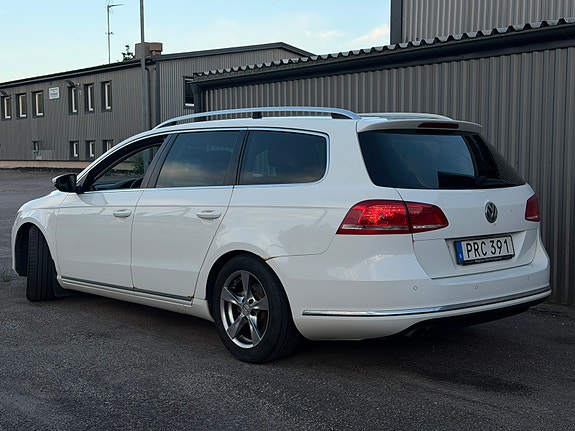 Volkswagen Passat 3 of 13
