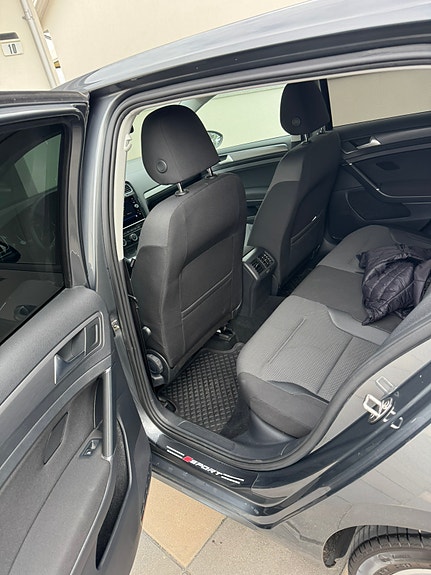 Volkswagen Golf VII 8 of 8