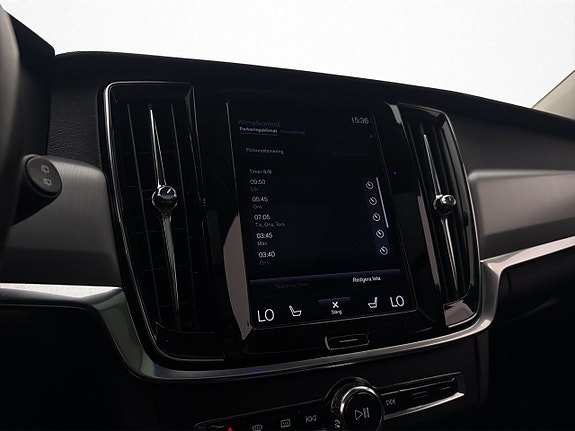 Volvo V90 26 of 30