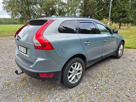 Volvo XC60 3 of 7
