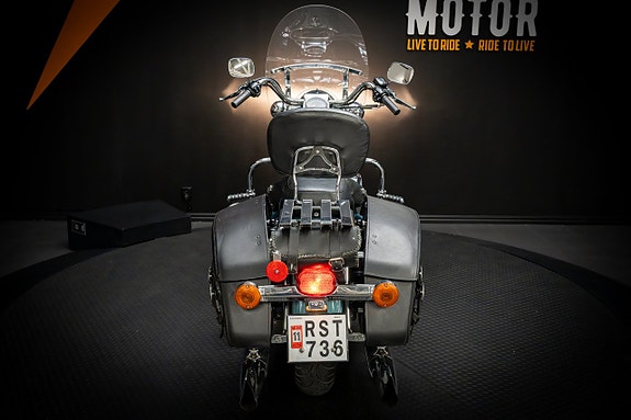 Harley-Davidson Road King Classic (FLHRCI) 4 of 18