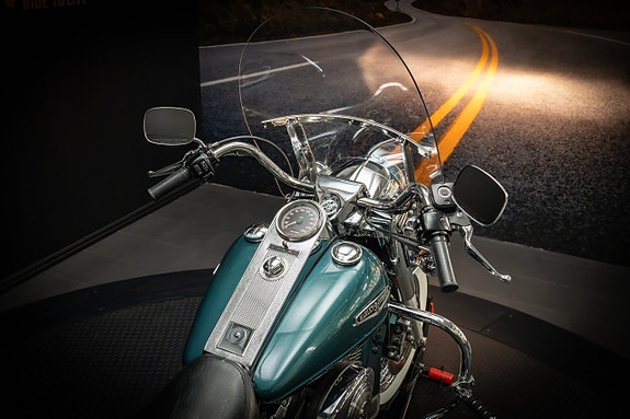 Harley-Davidson Road King Classic (FLHRCI) 17 of 18