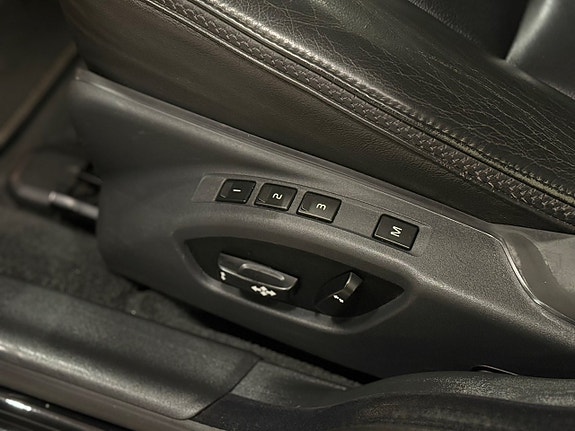 Volvo XC70 15 of 26