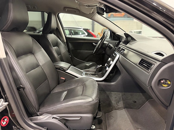 Volvo XC70 10 of 26
