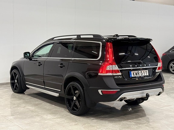 Volvo XC70 3 of 26