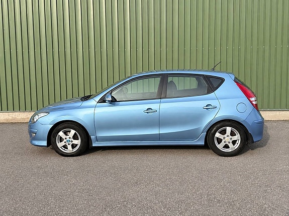 Hyundai i30 2 of 15