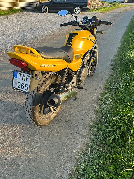 Kawasaki ER-5 3 of 5