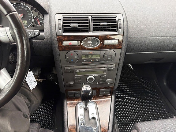Ford Mondeo 20 of 20