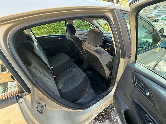 Citroen C4 5 of 6