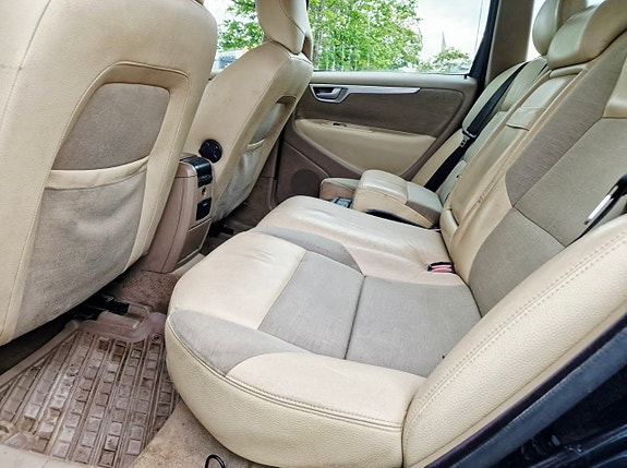 Volvo V70 5 of 10