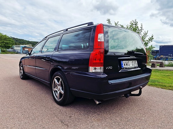 Volvo V70 3 of 10