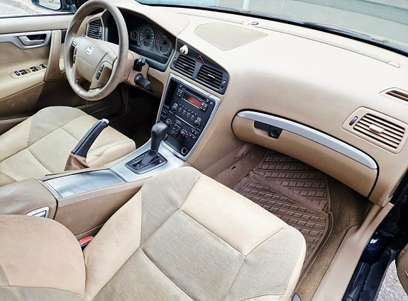 Volvo V70 6 of 10