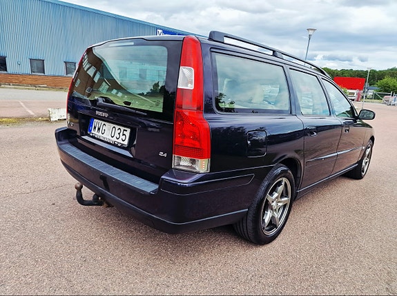 Volvo V70 4 of 10