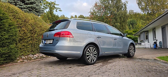 Volkswagen Passat 4 of 9