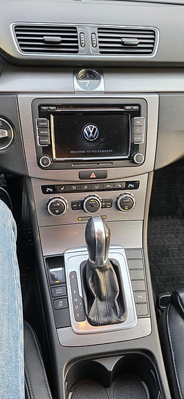 Volkswagen Passat 7 of 9