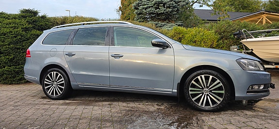 Volkswagen Passat 3 of 9