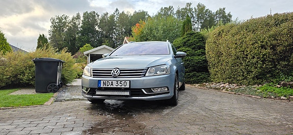 Volkswagen Passat 2 of 9