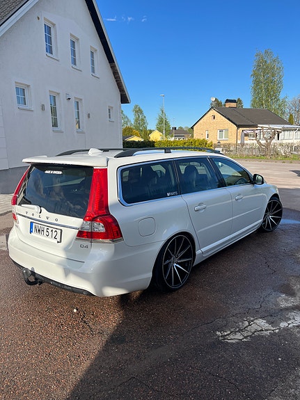 Volvo V70 4 of 9