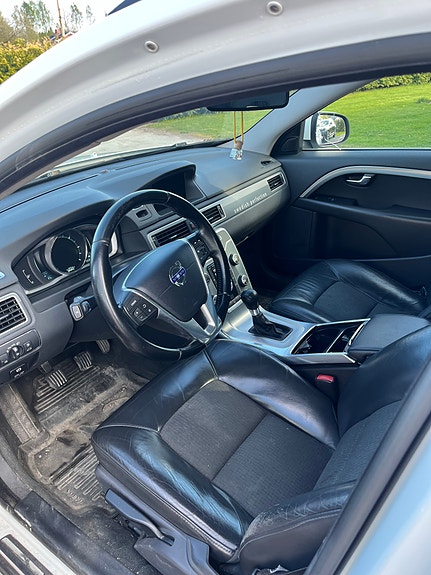 Volvo V70 6 of 9