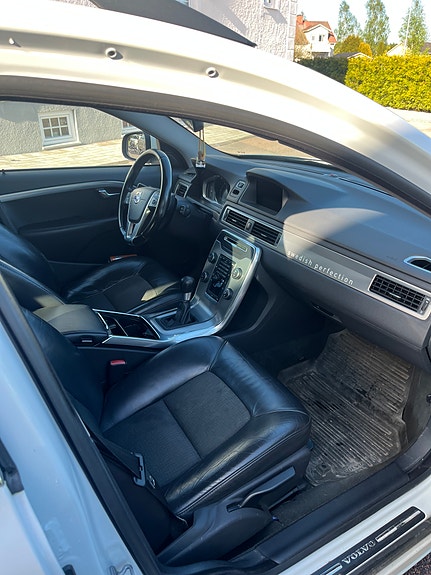 Volvo V70 5 of 9