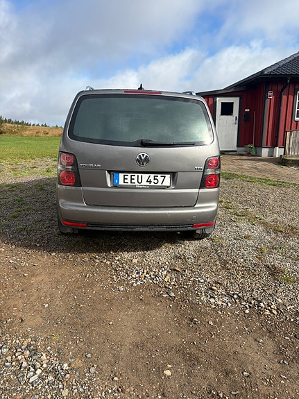 Volkswagen Touran 3 of 3