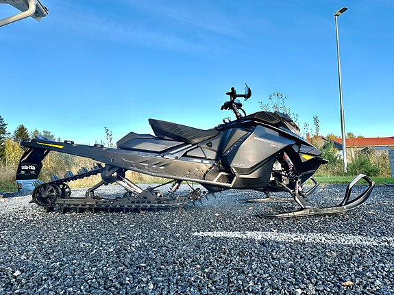 Ski-doo 4 of 7