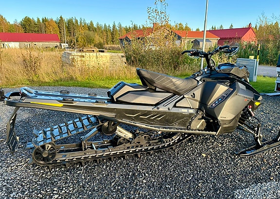 Ski-doo 3 of 7