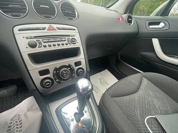 Peugeot 308 SW 8 of 8
