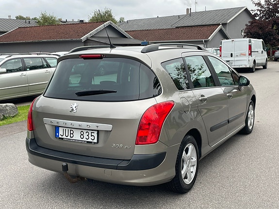 Peugeot 308 SW 3 of 8