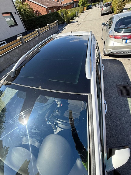 Peugeot 308 SW 2 of 12