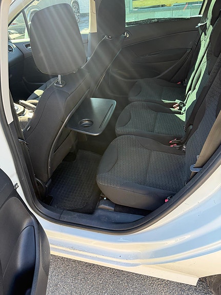 Peugeot 308 SW 10 of 12