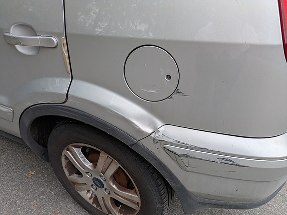 Ford Fusion 10 of 27