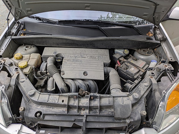 Ford Fusion 25 of 27