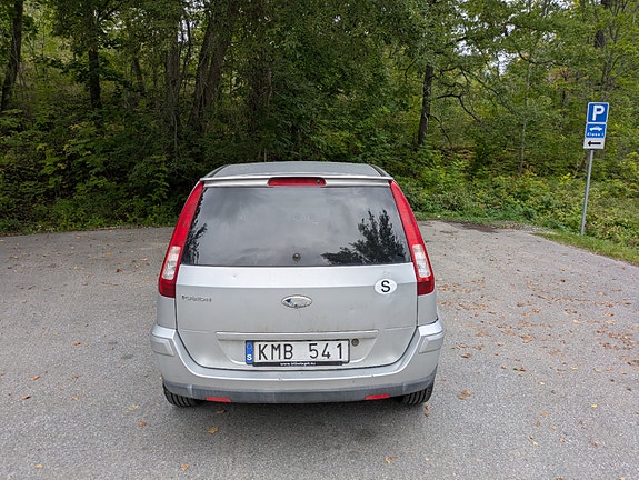 Ford Fusion 5 of 27