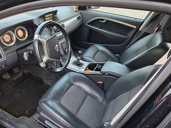 Volvo V70 7 of 10