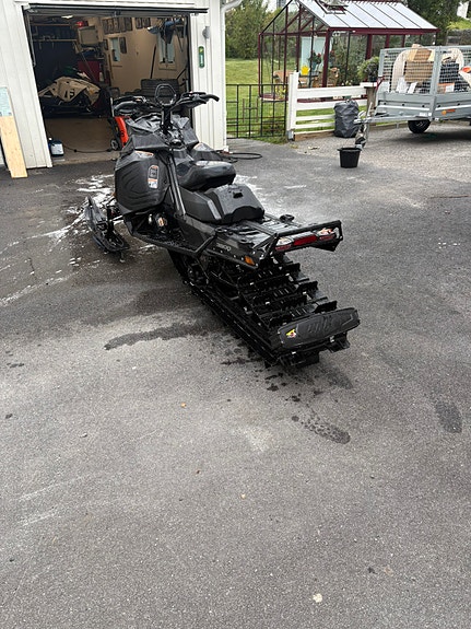 Lynx Boondocker 3900 RE Shorty 4 of 5