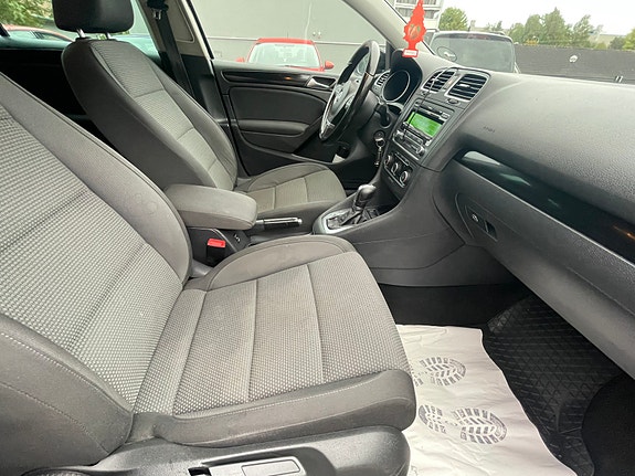 Volkswagen Golf VI 5 of 8