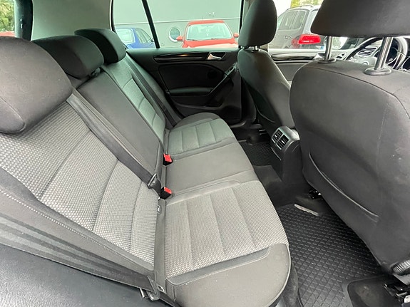 Volkswagen Golf VI 6 of 8