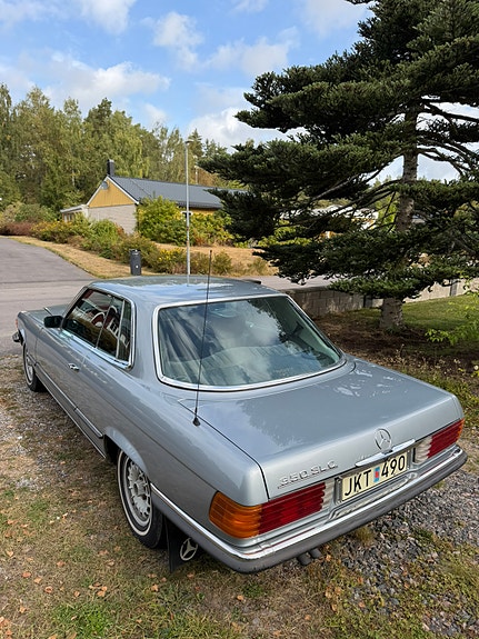 Mercedes-Benz 350 SLC 3 of 8